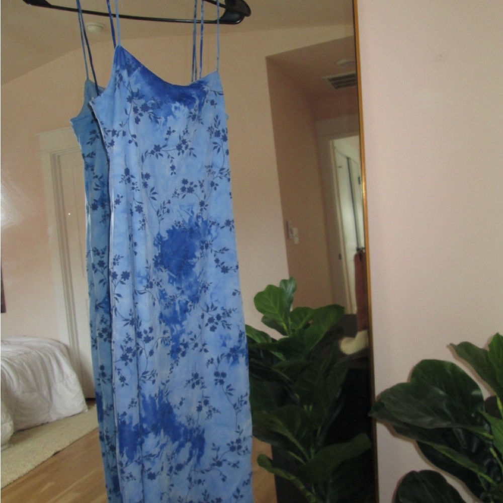 Chic Blue Floral Dress with Straps